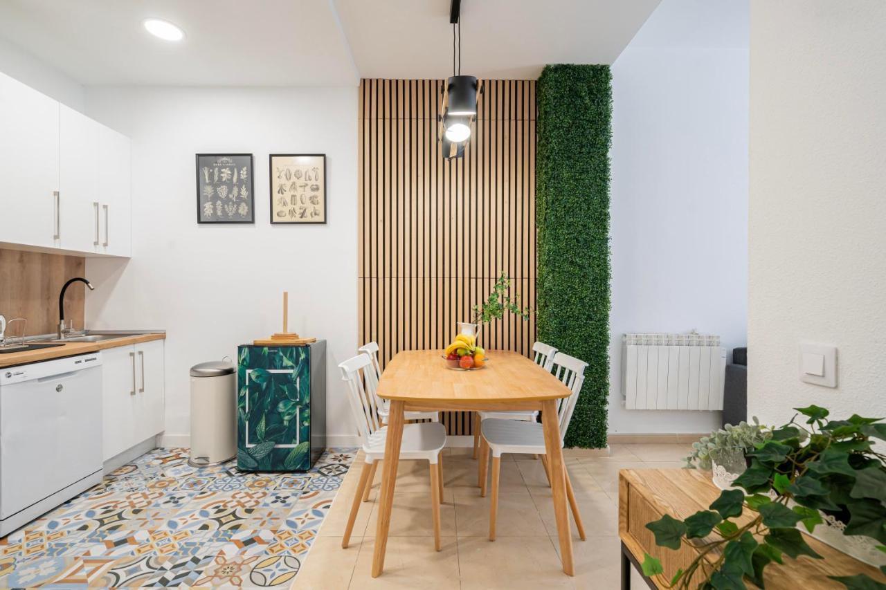 For You Rentals Elegante Y Bonito Apartamento Temporal En El Corazon De Madrid Inf1C Buitenkant foto