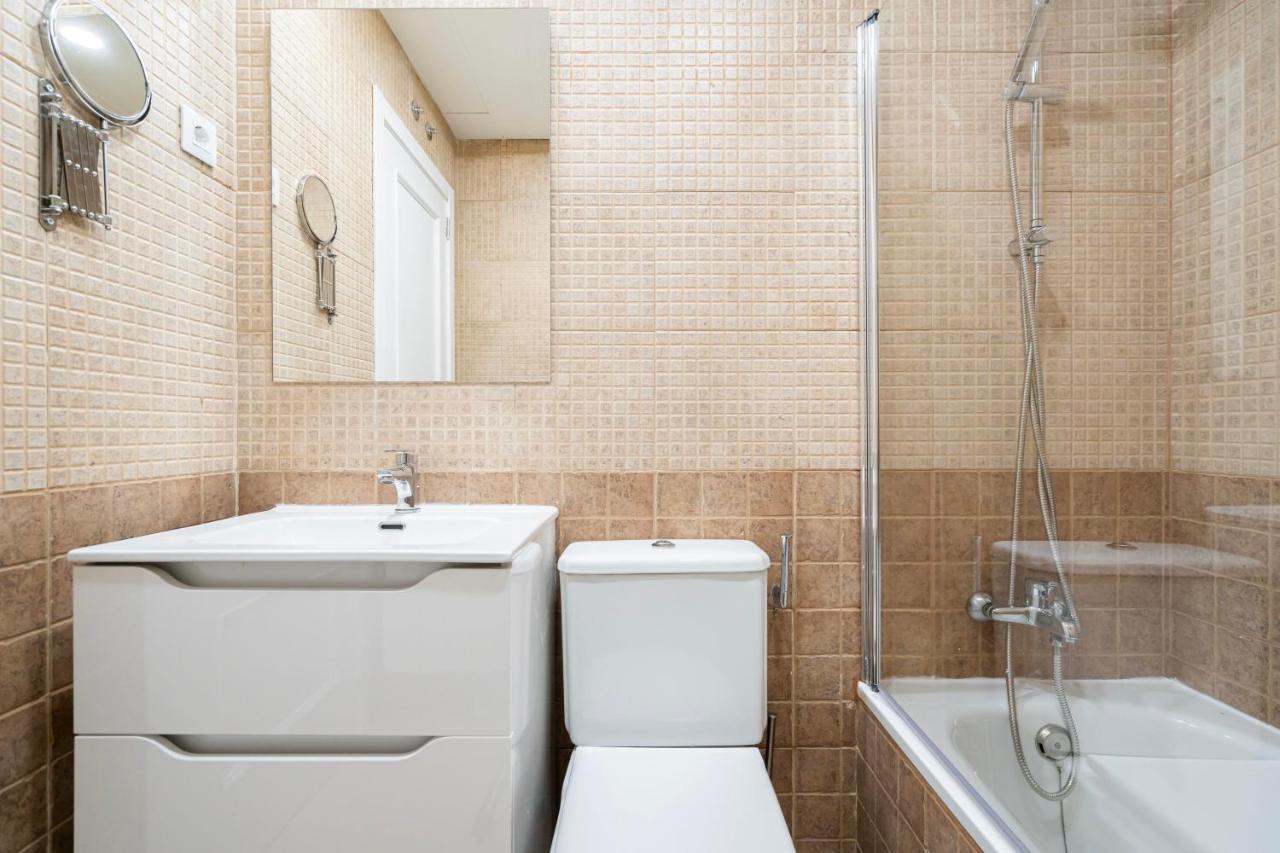 For You Rentals Elegante Y Bonito Apartamento Temporal En El Corazon De Madrid Inf1C Buitenkant foto