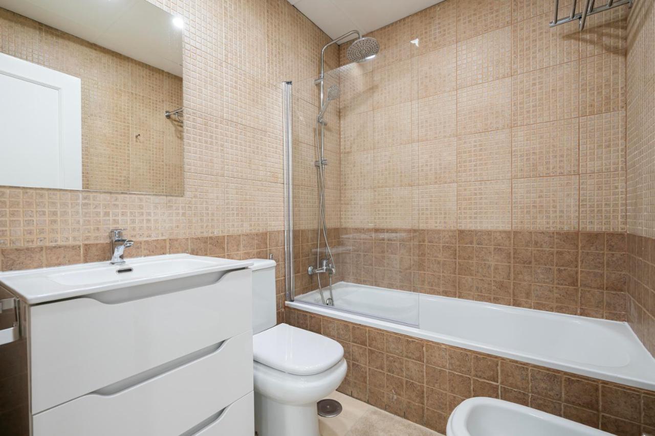 For You Rentals Elegante Y Bonito Apartamento Temporal En El Corazon De Madrid Inf1C Buitenkant foto