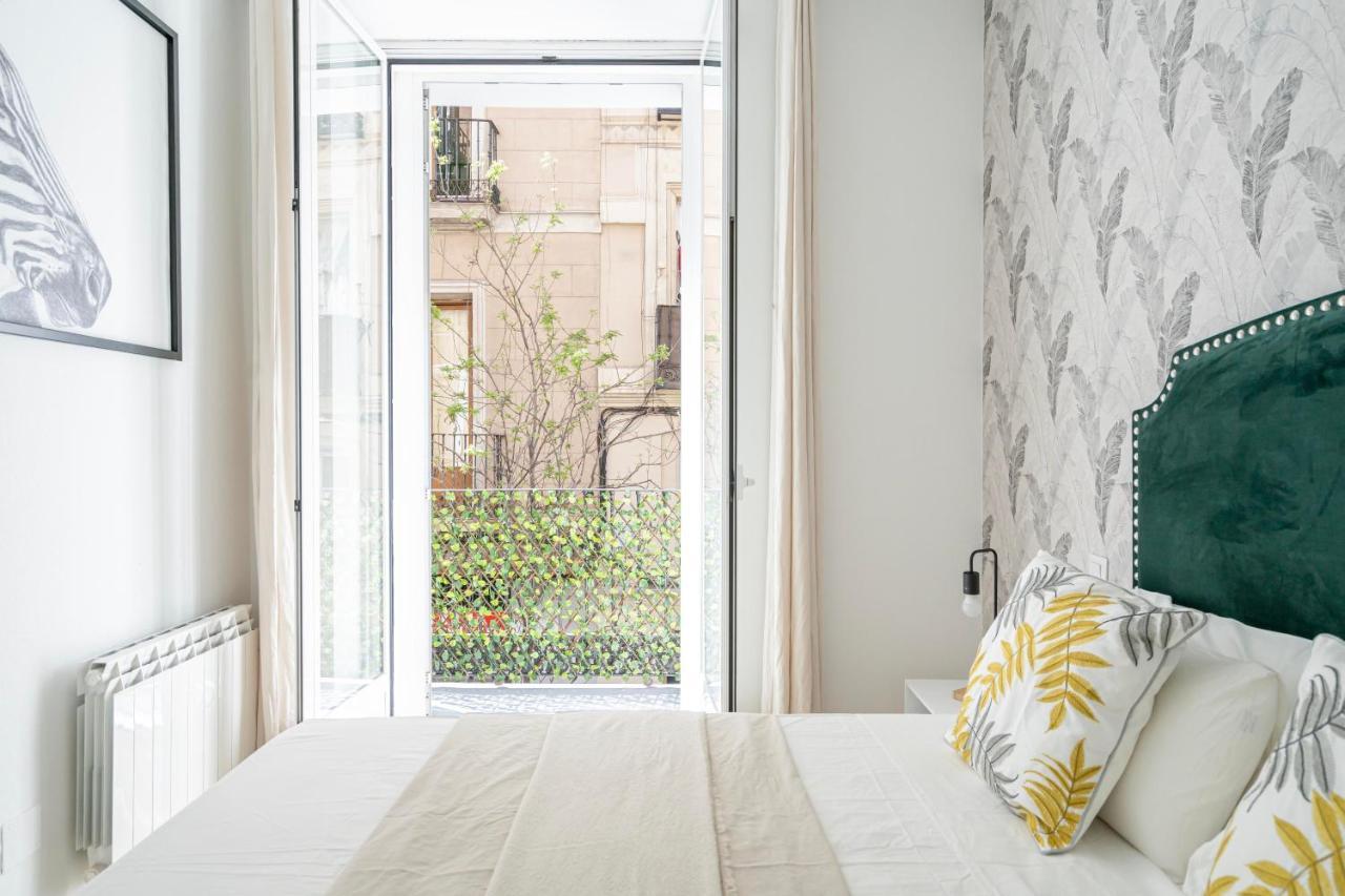 For You Rentals Elegante Y Bonito Apartamento Temporal En El Corazon De Madrid Inf1C Buitenkant foto